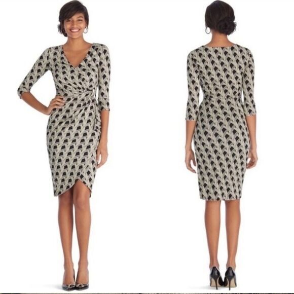 WHITE HOUSE BLACK MARKET 3/4" Sleeve Printed Tulip Wrap Dress - Size 8 - Picture 1 of 7